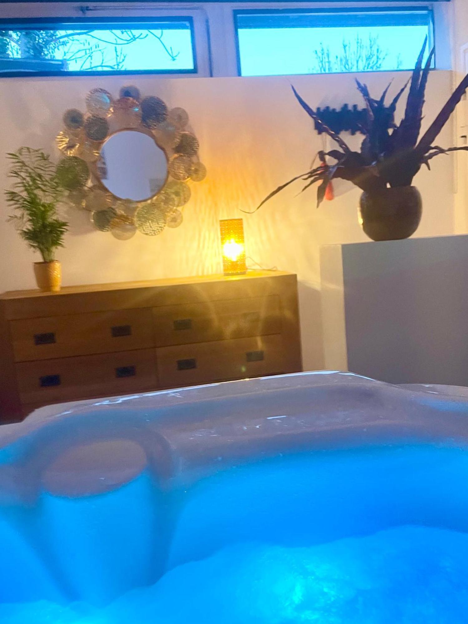 Loft Avec Jacuzzi Et Terrasse Prives Leilighet Sévrier Eksteriør bilde